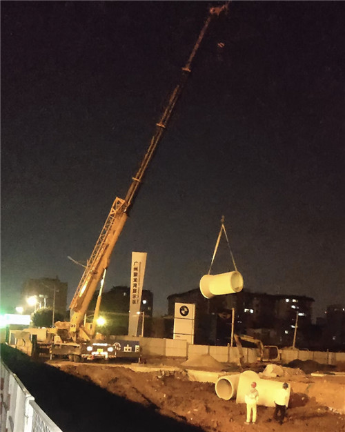 甘州区“弯臂矫正”—— 吊车的 “形变补偿” 技术